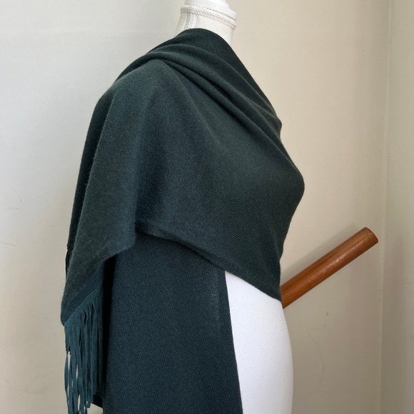M.I.L.A 100% Cashmere Suede Leather Fringe Wrap Scarf Shawl Green Luxury Knit - Picture 10 of 12